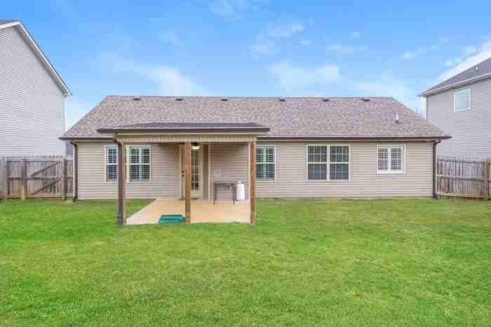 1363 Freedom Dr - Photo 3 of 19