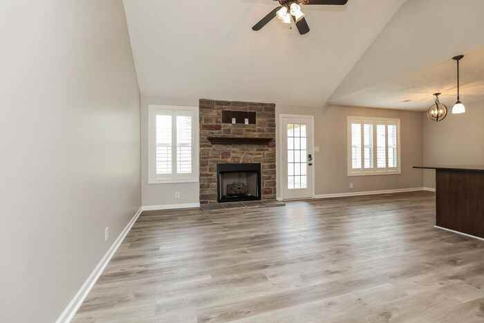 1363 Freedom Dr - Photo 6 of 19