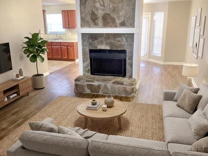 7272 Indian Hill Trl - Photo 3 of 24