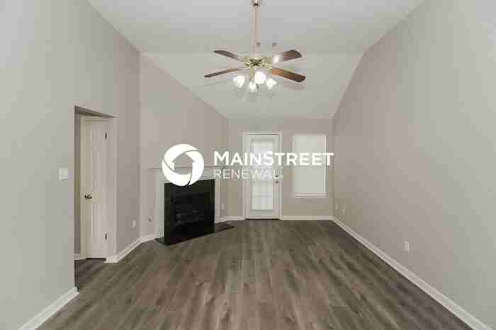 1616 Camille Way - Photo 3 of 16