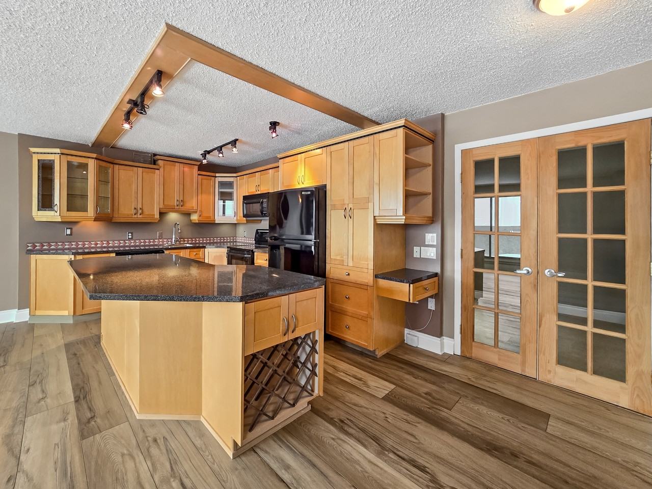 718 12 Ave Sw - Photo 6 of 19