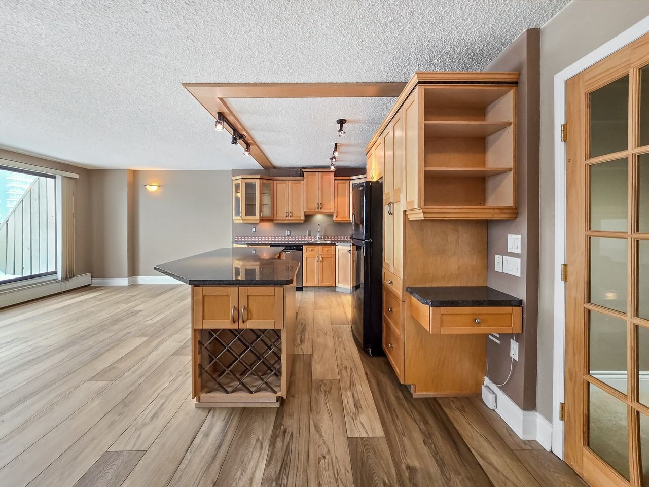 718 12 Ave Sw - Photo 7 of 19