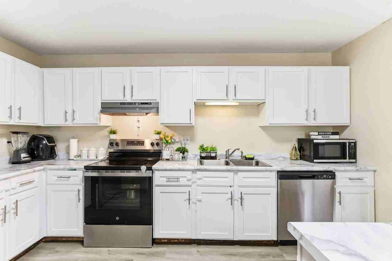 13328 Parkwood Dr #216 - Photo 7 of 30