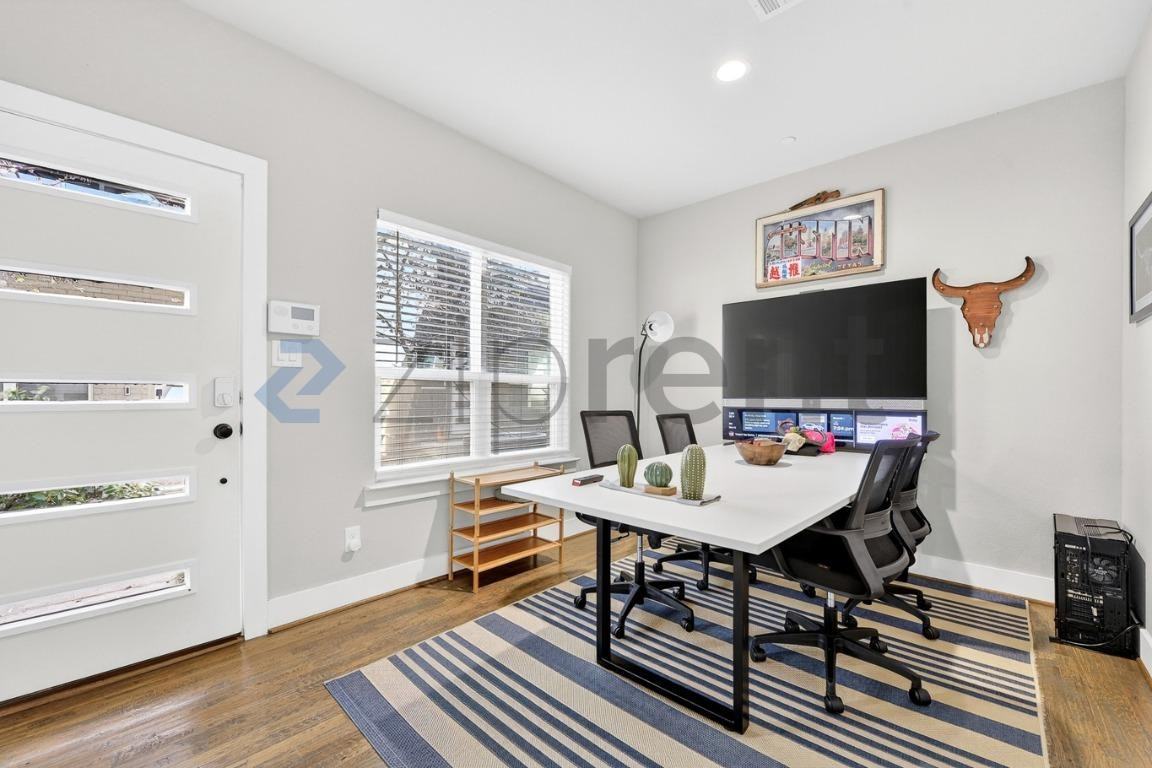 4906 Live Oak St #3 - Photo 4 of 28