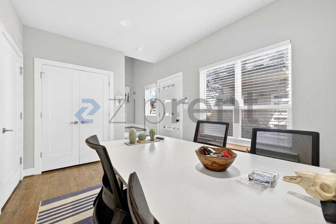 4906 Live Oak St #3 - Photo 5 of 28