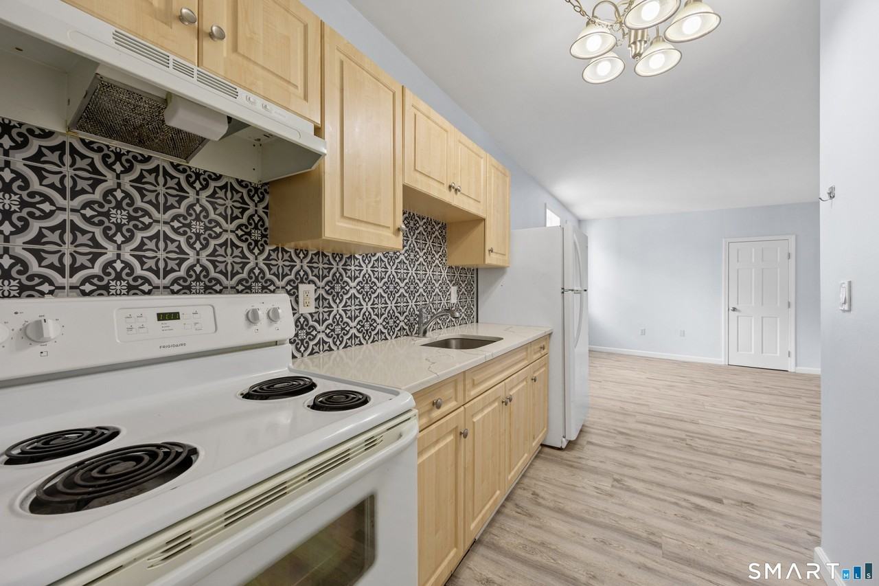 60 Center St #9 - Photo 6 of 20