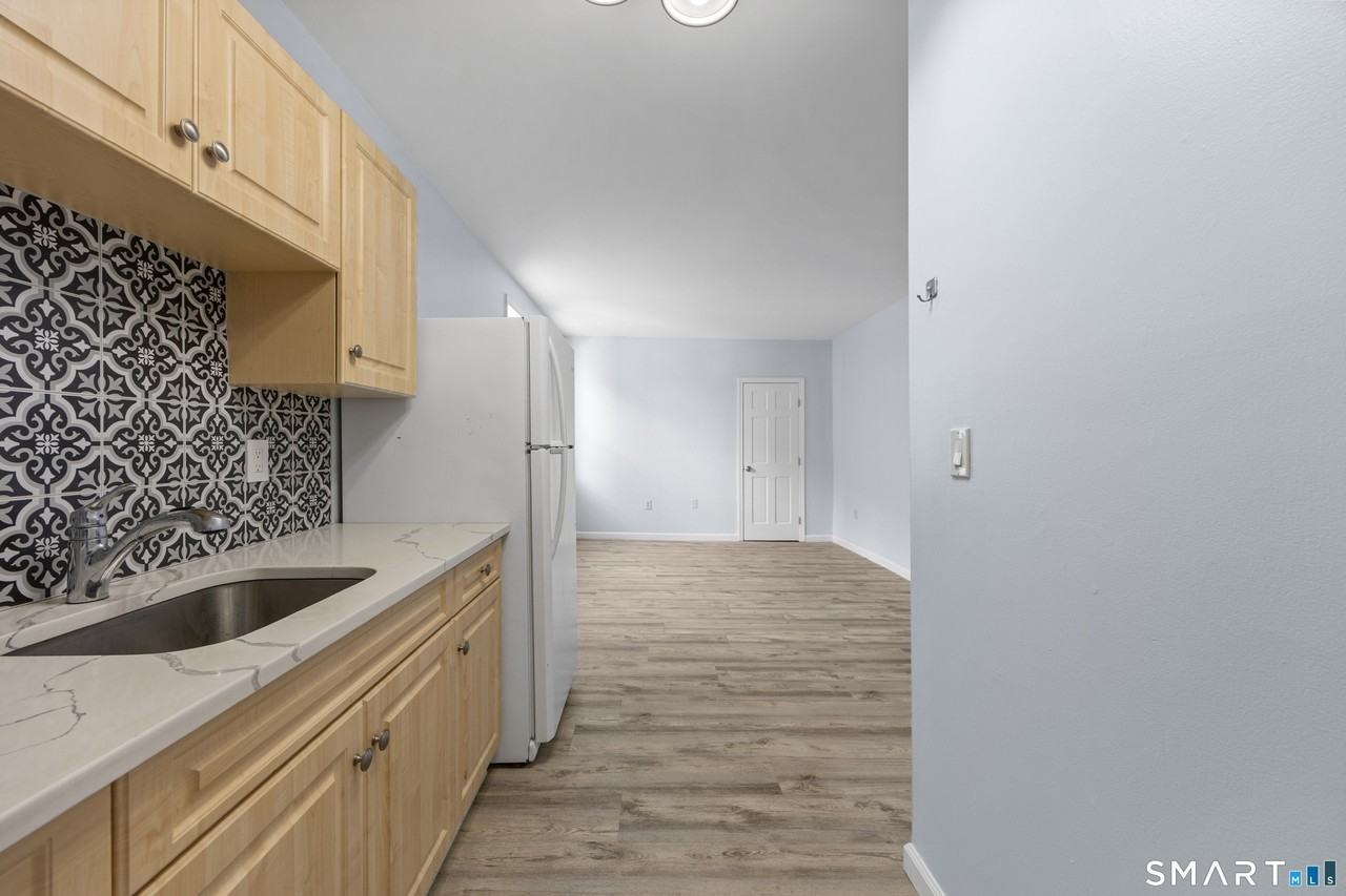 60 Center St #9 - Photo 7 of 20