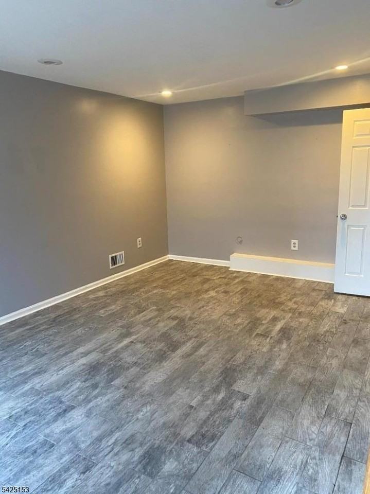 7 Rutgers Dr #7 - Photo 3 of 15