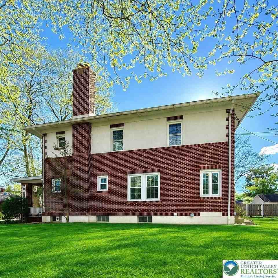 2303 W Allen St - Photo 4 of 42