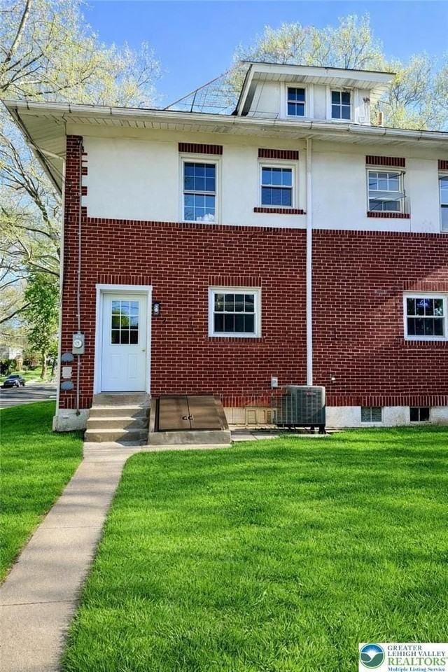 2303 W Allen St - Photo 5 of 42