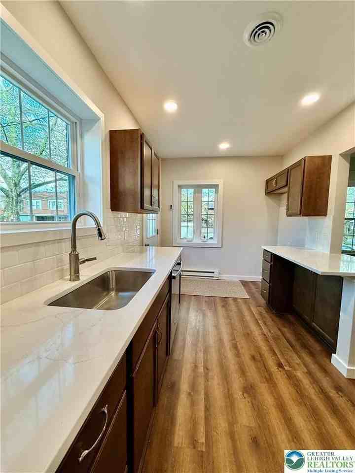 2303 W Allen St - Photo 6 of 42