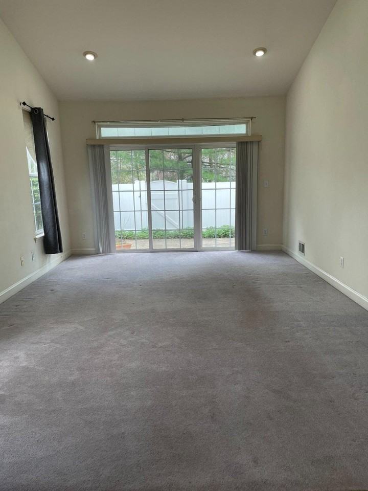 46 Warwick Rd - Photo 5 of 33