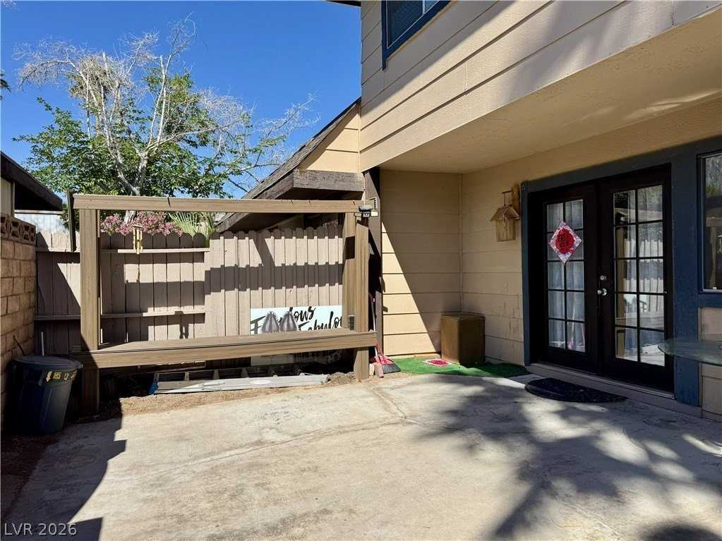 6224 Meadowhaven Ln - Photo 2 of 26