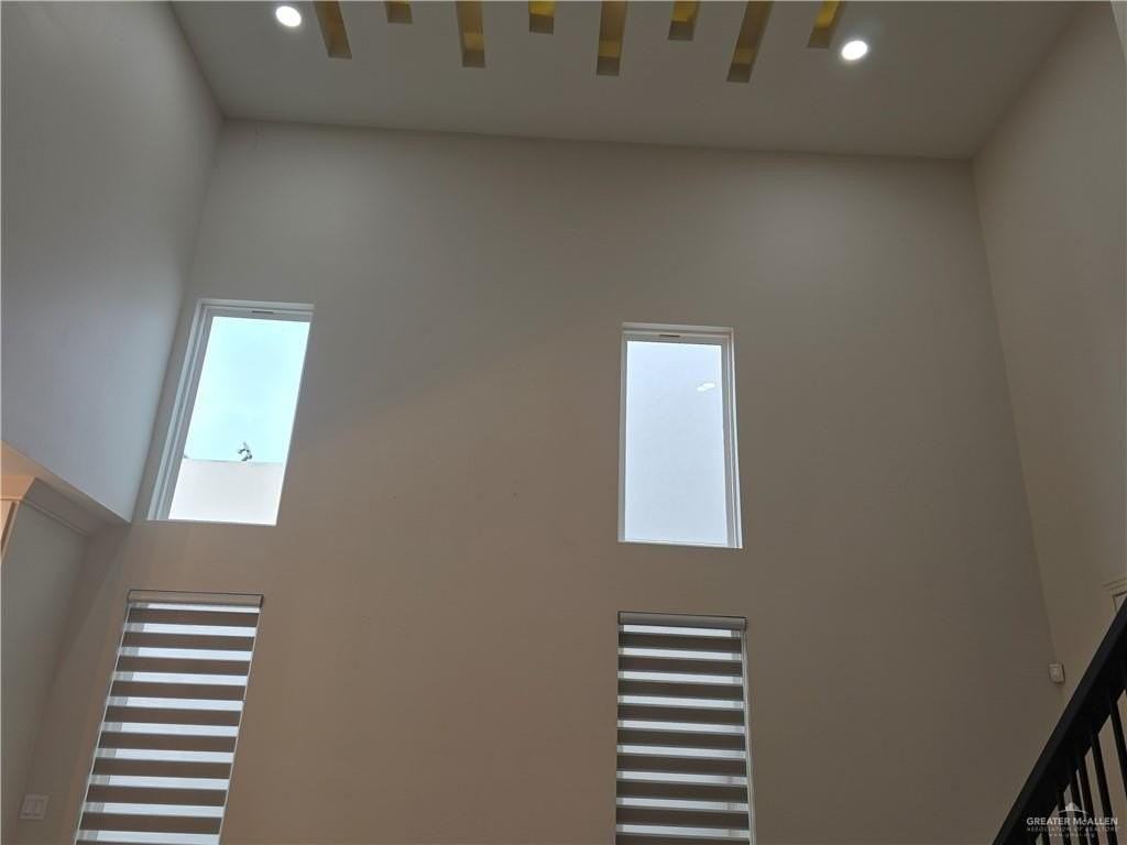 2319 Dorado Dr - Photo 3 of 23