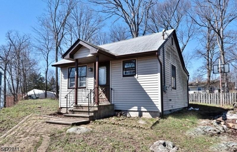 63 Iowa Ave - Photo 2 of 21