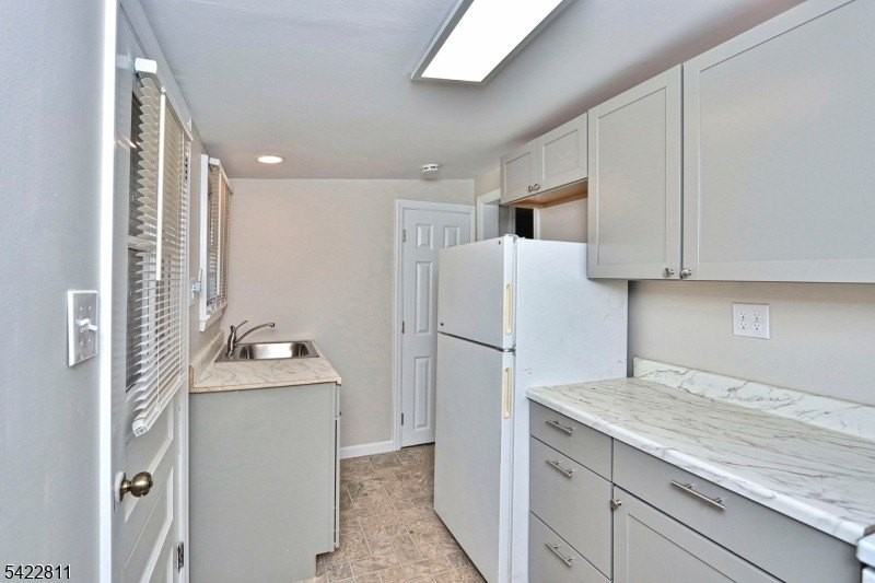 63 Iowa Ave - Photo 5 of 21