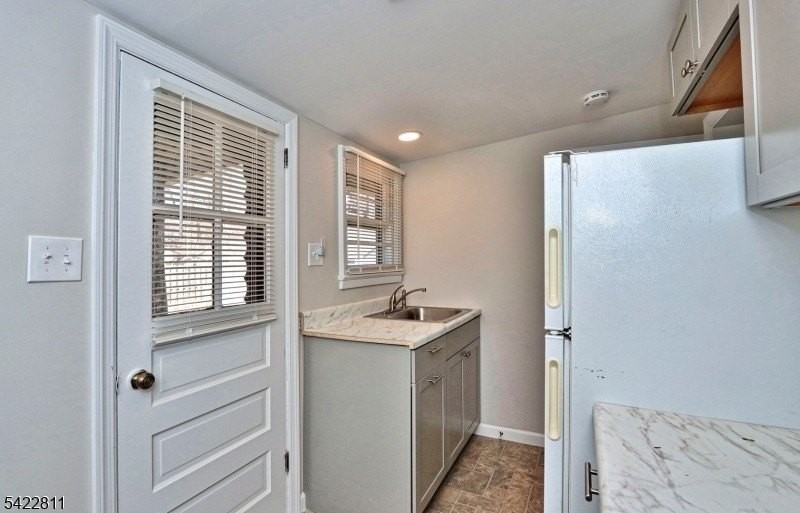 63 Iowa Ave - Photo 6 of 21