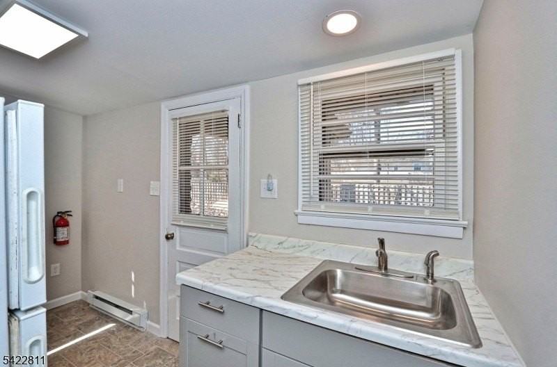 63 Iowa Ave - Photo 7 of 21