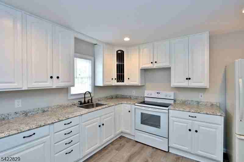 422 Brown Trl - Photo 4 of 20