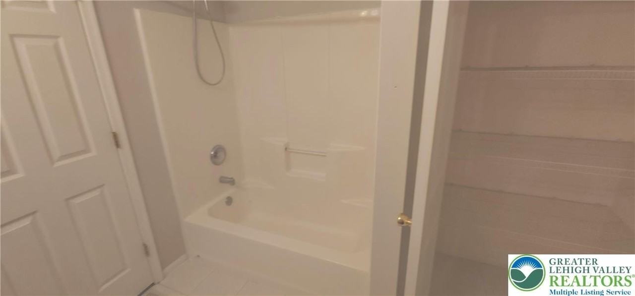 1600 Greystone Cir - Photo 3 of 18