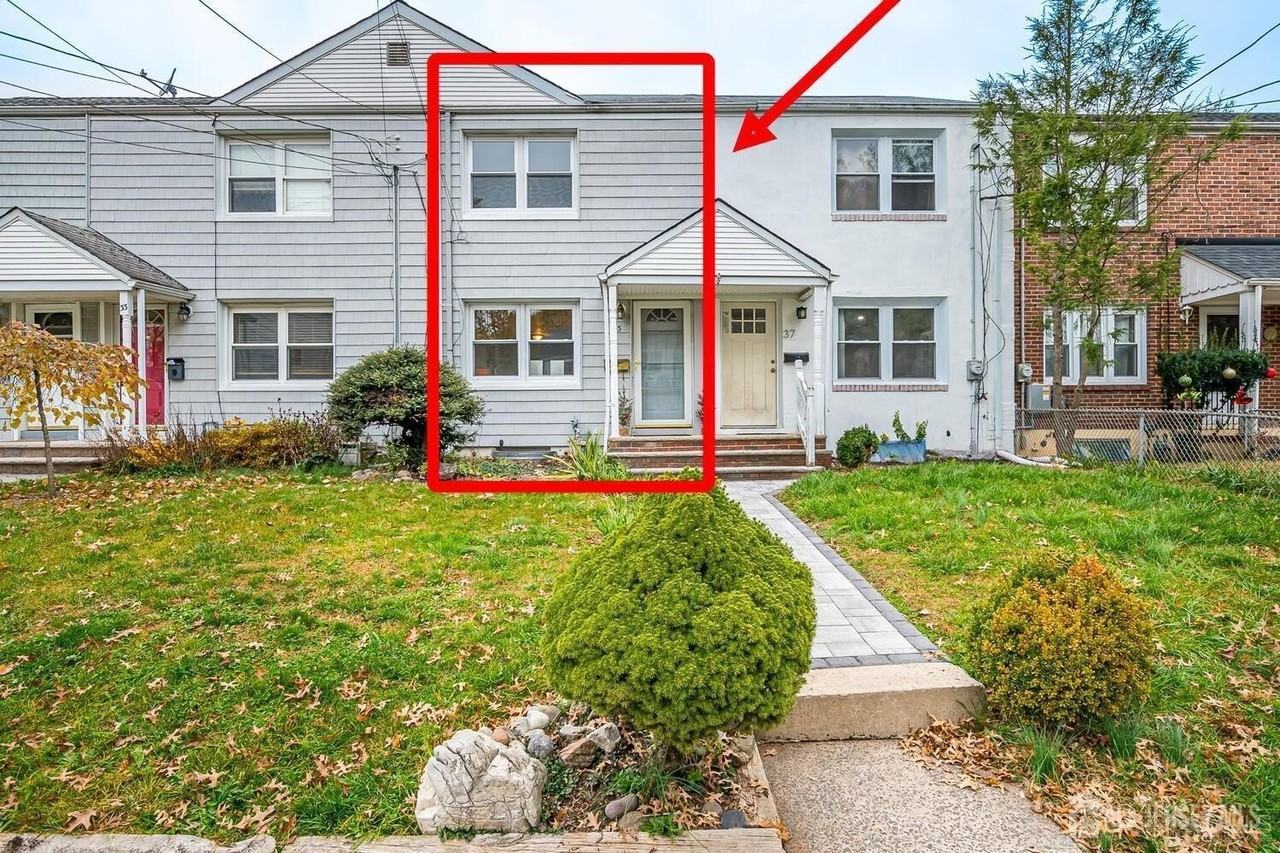 35 Victory Ct - Photo 2 of 14