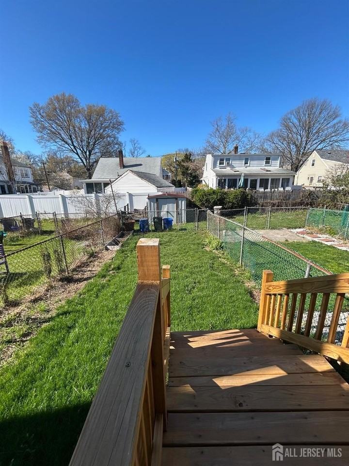 35 Victory Ct - Photo 3 of 14