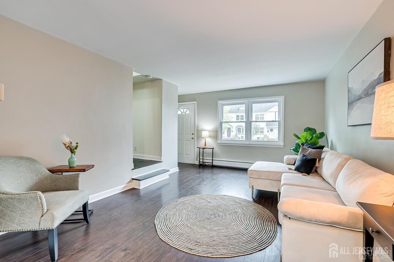 35 Victory Ct - Photo 6 of 14