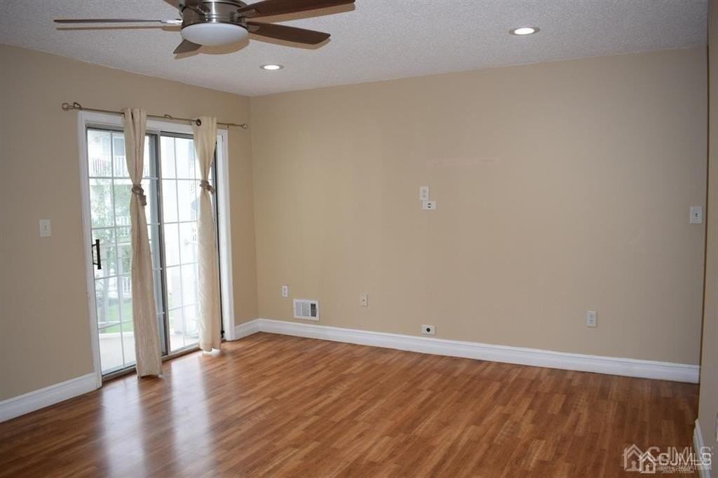 61 Brighton Way - Photo 3 of 16