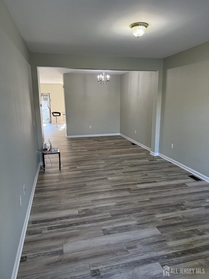 8 Andrews Way - Photo 2 of 20