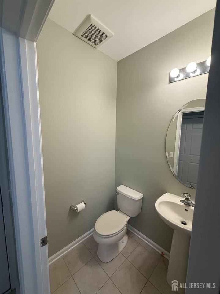 8 Andrews Way - Photo 5 of 20