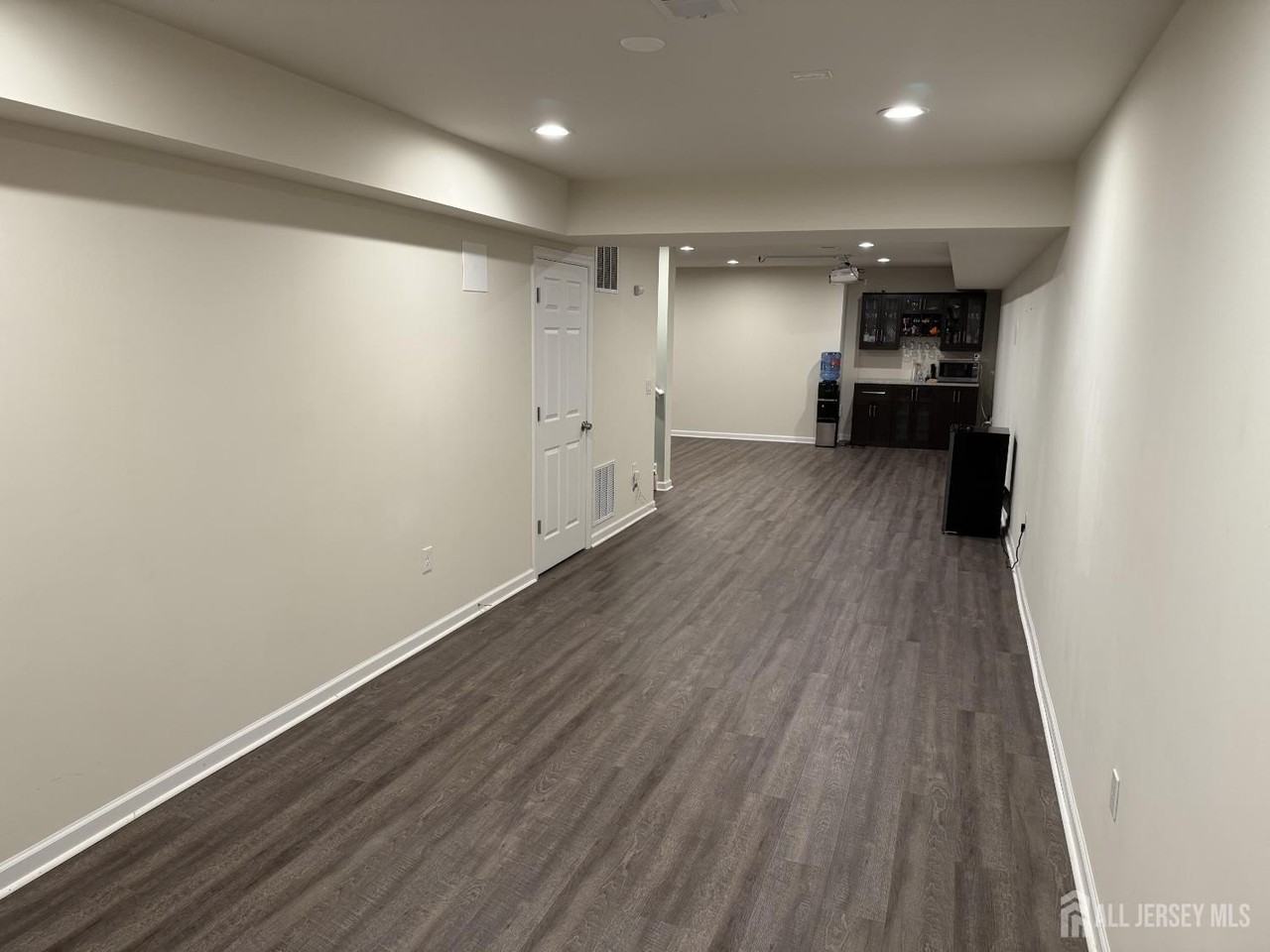 8 Andrews Way - Photo 6 of 20