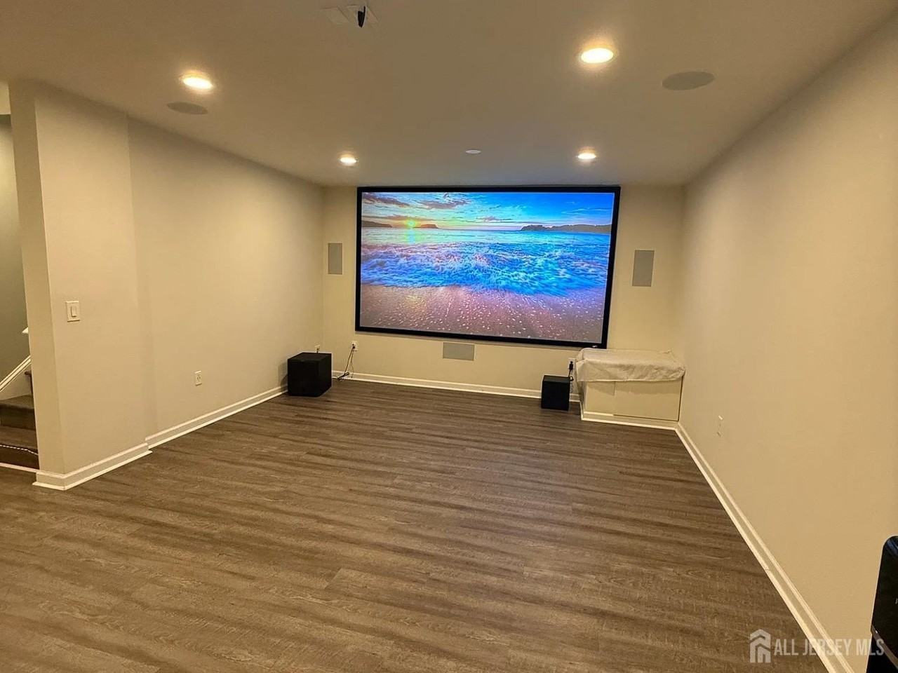 8 Andrews Way - Photo 7 of 20