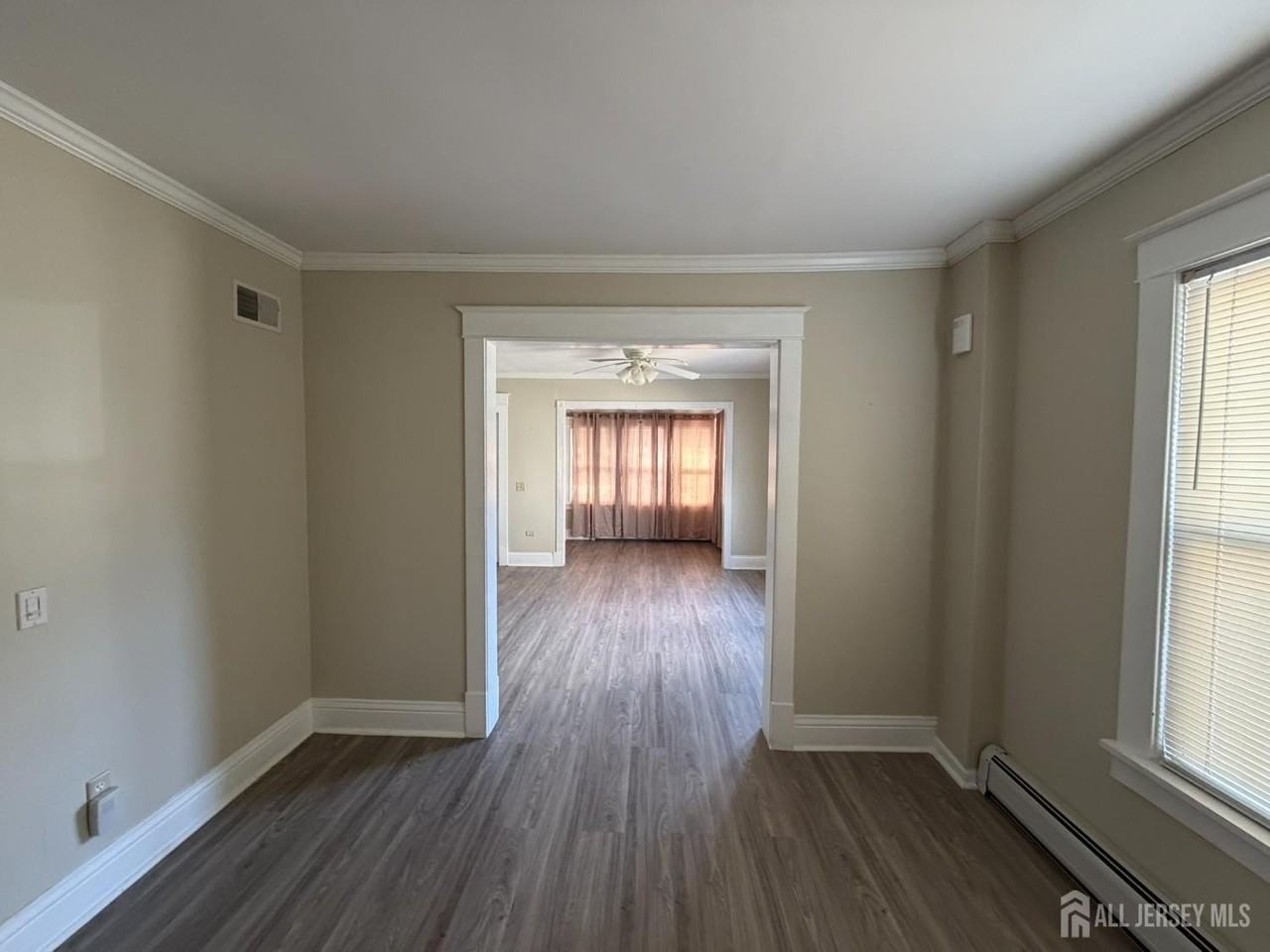 628 Grove Ave - Photo 4 of 21