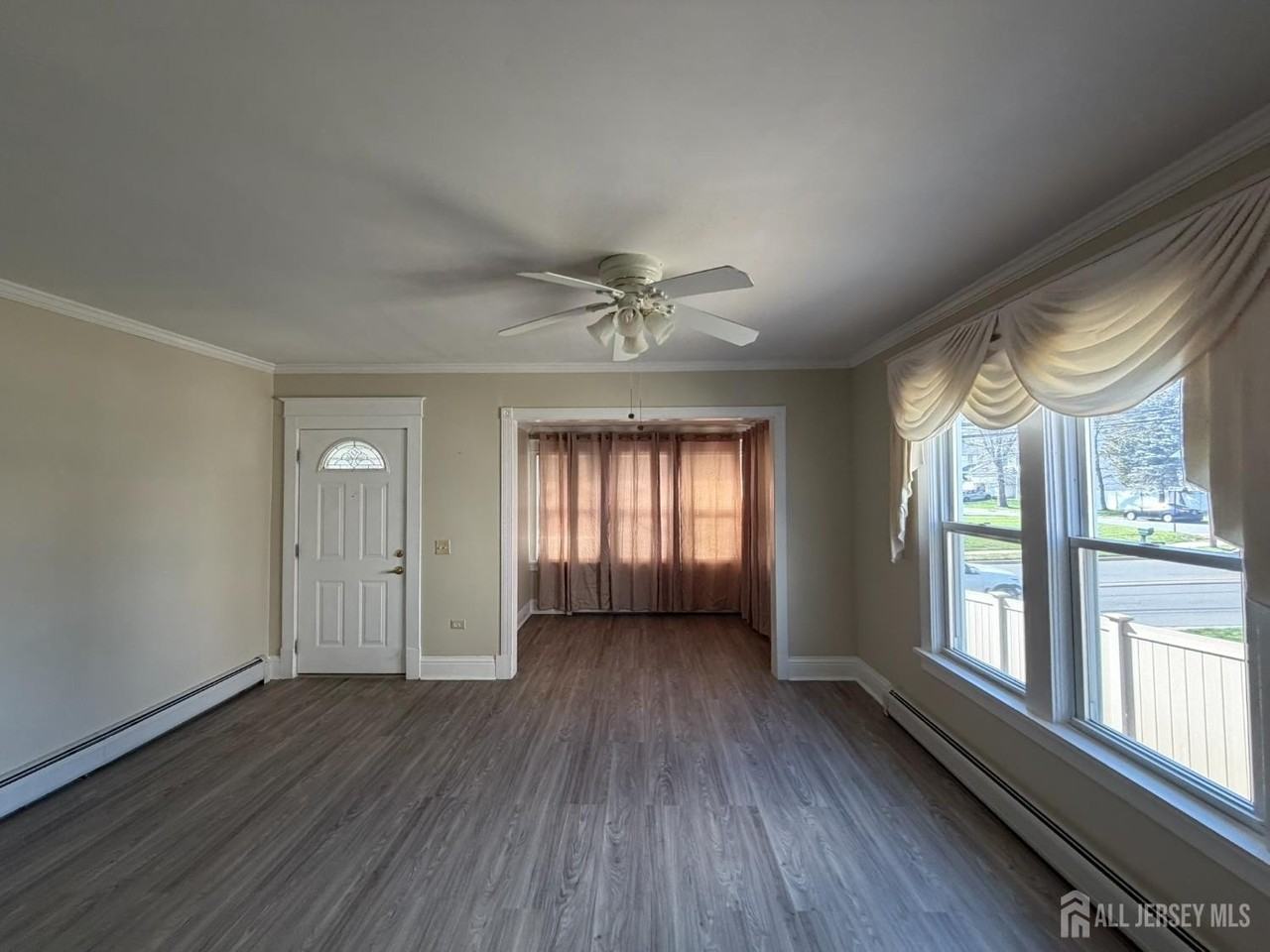 628 Grove Ave - Photo 5 of 21