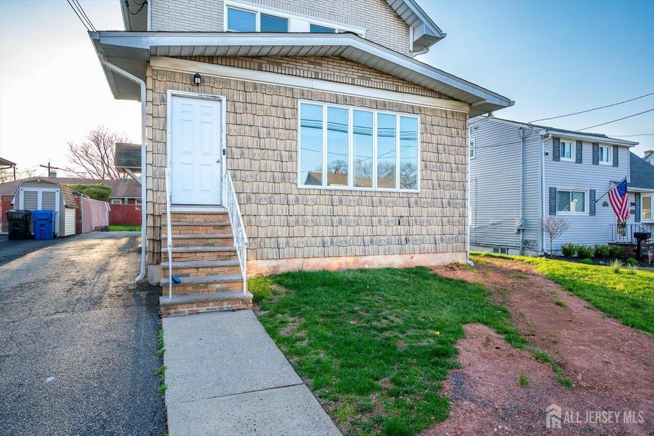 36 2nd Ave #B - Photo 4 of 27