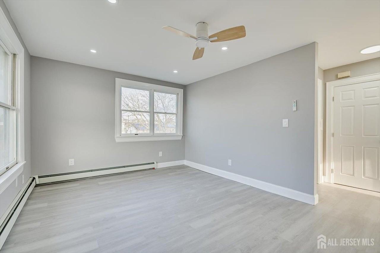 36 2nd Ave #B - Photo 7 of 27