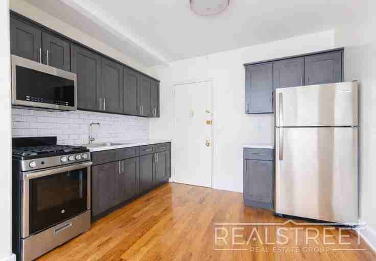 100 E 21st St #617 - Photo 2 of 7