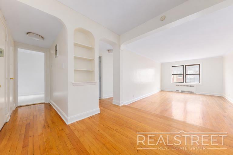 100 E 21st St #617 - Photo 4 of 7