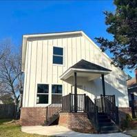 featured image of 422 S Park St