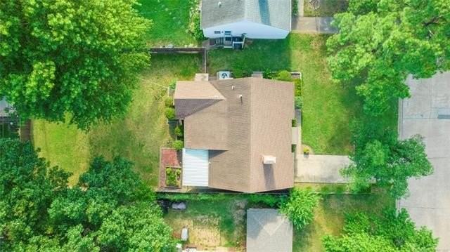 4707 E 9th St - Photo 4 of 27