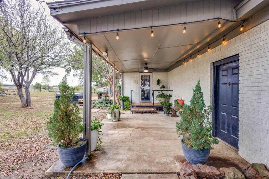 1200 Tipps Rd - Photo 5 of 32