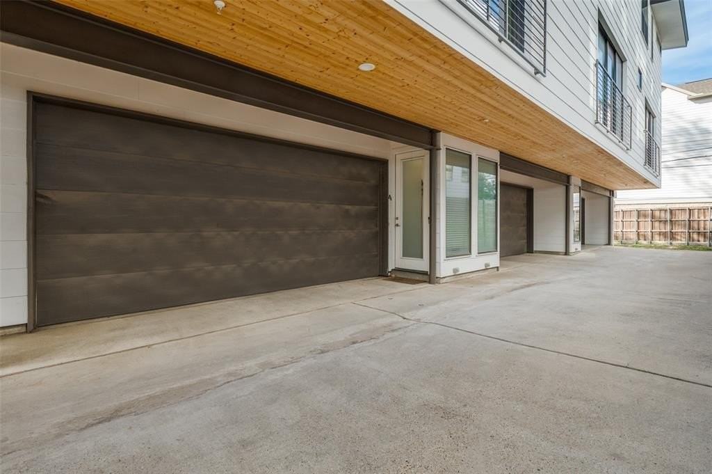 2211 Moser Ave #4 - Photo 3 of 25