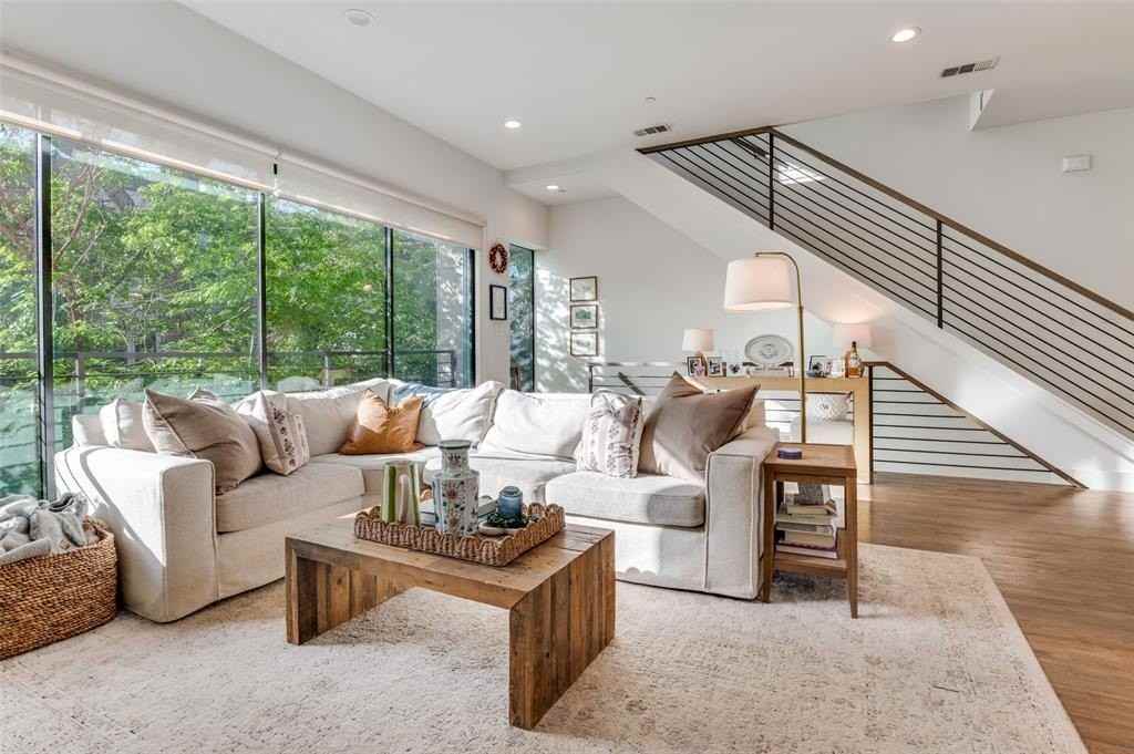 2211 Moser Ave #4 - Photo 5 of 25