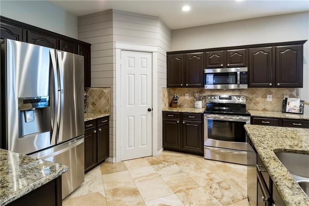 9628 Anns Way - Photo 5 of 25