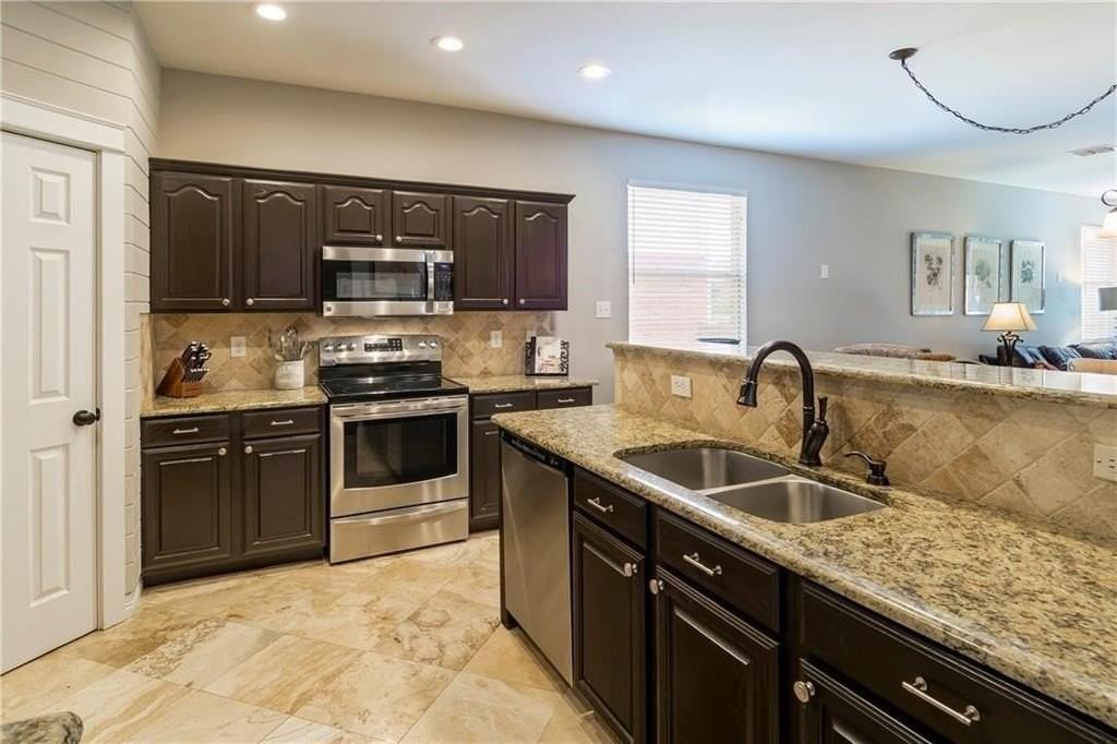 9628 Anns Way - Photo 6 of 25