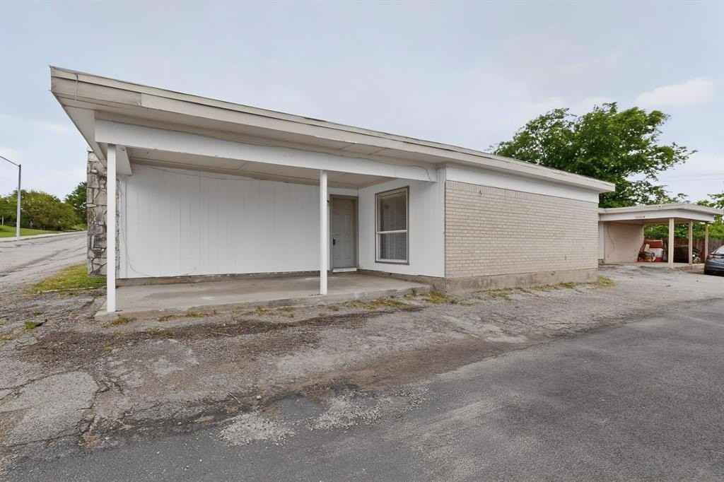 6808 Trail Lake Dr #A - Photo 7 of 37