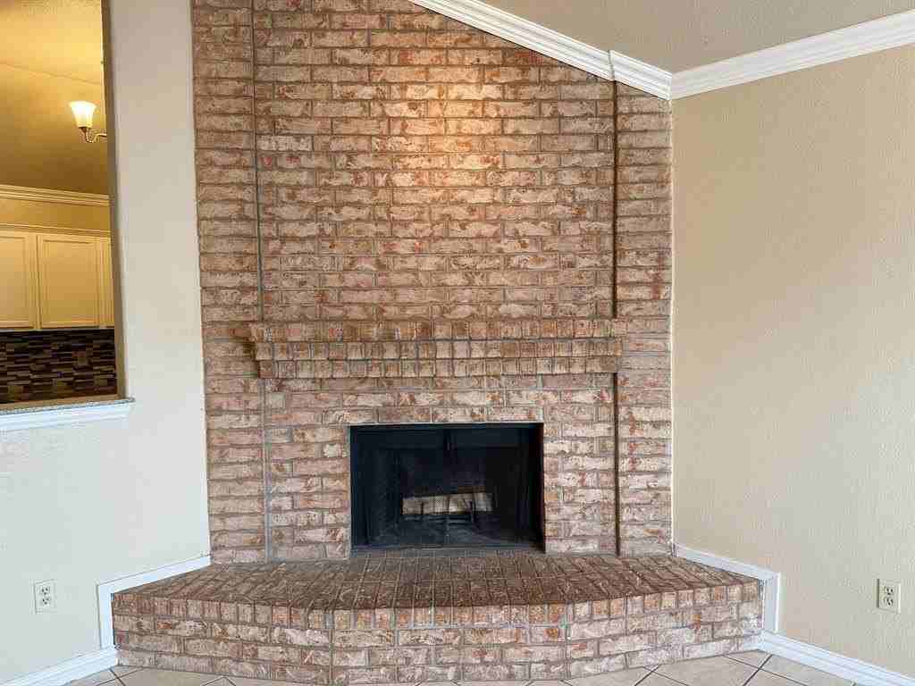 405 Amber Ln - Photo 6 of 19