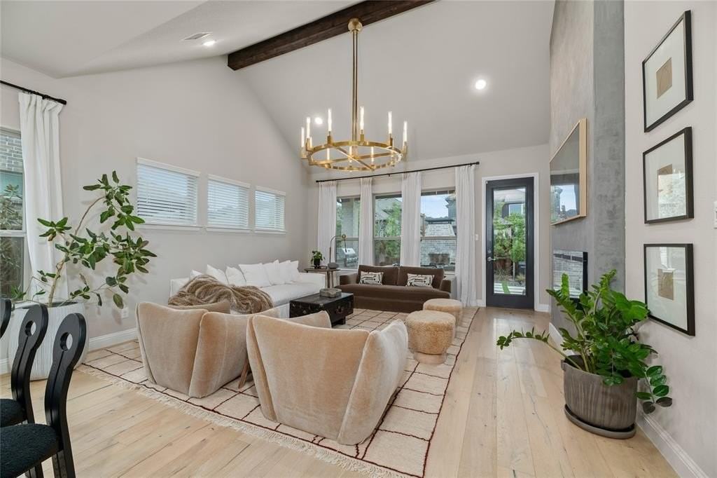 2262 Poppyvine Rd - Photo 3 of 40