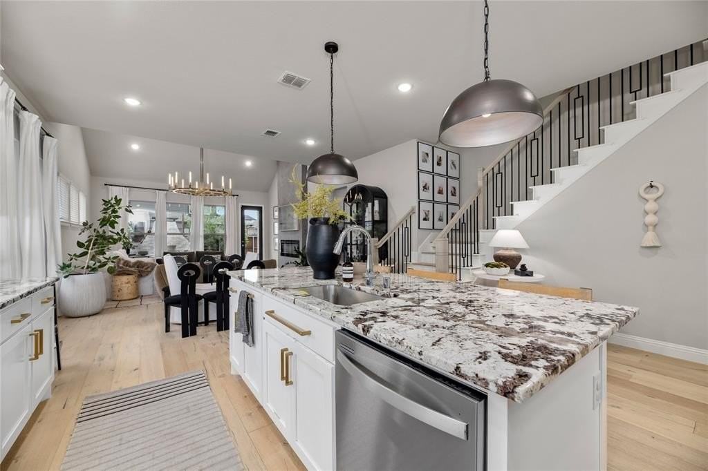 2262 Poppyvine Rd - Photo 6 of 40