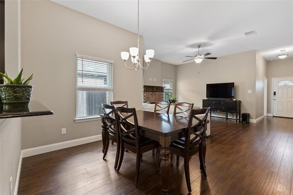 512 Highpark Ct - Photo 3 of 18